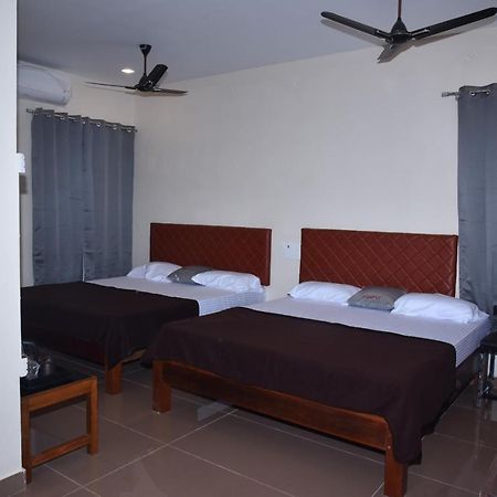 Hotel Coastal Inn Nāgappattinam Екстериор снимка