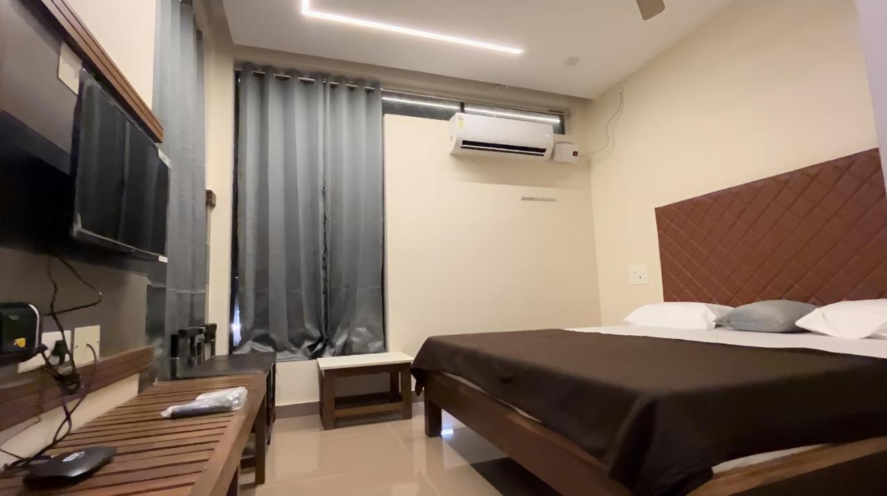 Hotel Coastal Inn Nāgappattinam Екстериор снимка