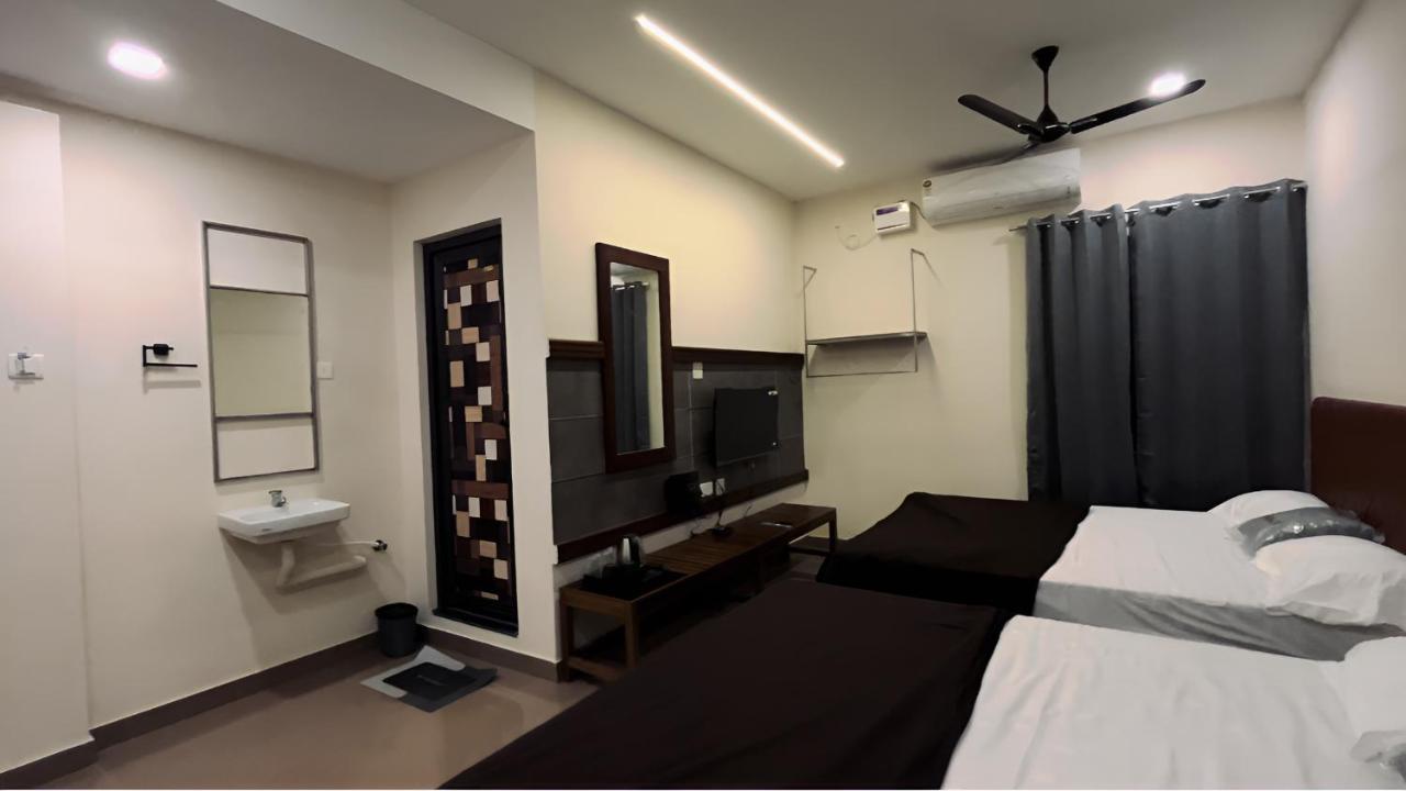 Hotel Coastal Inn Nāgappattinam Екстериор снимка